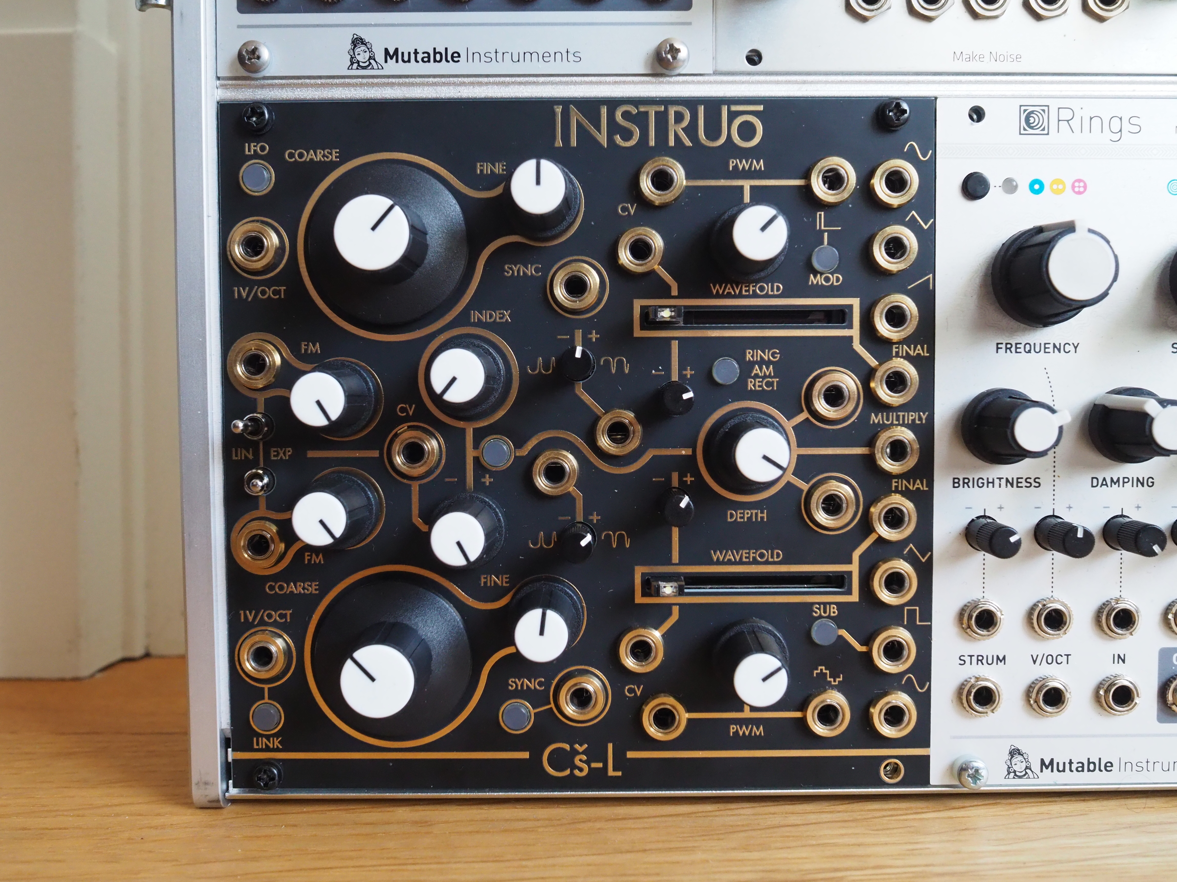 Review: Instruo Cš-L Dual Voltage Controlled Oscillator – SUBLIME